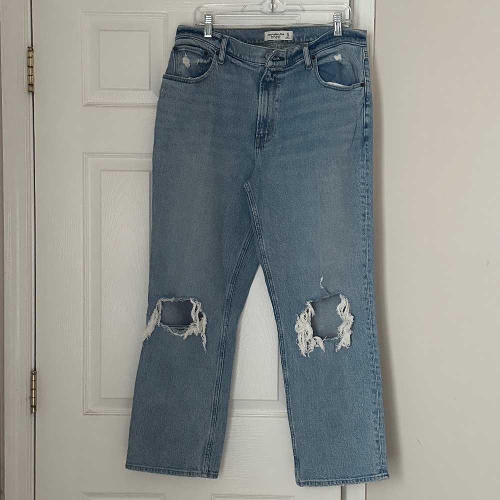 Abercrombie & Fitch The 90's Straight Ultra High Rise Size 32 14S Light Wash - Picture 2 of 7